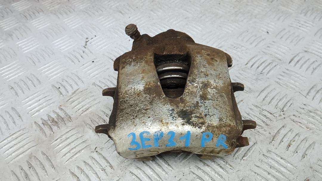 суппорт передний правый Volkswagen Caddy 3 поколение 2007, 2.0 л., дизель, МКПП, 1K0615124D - фото №1