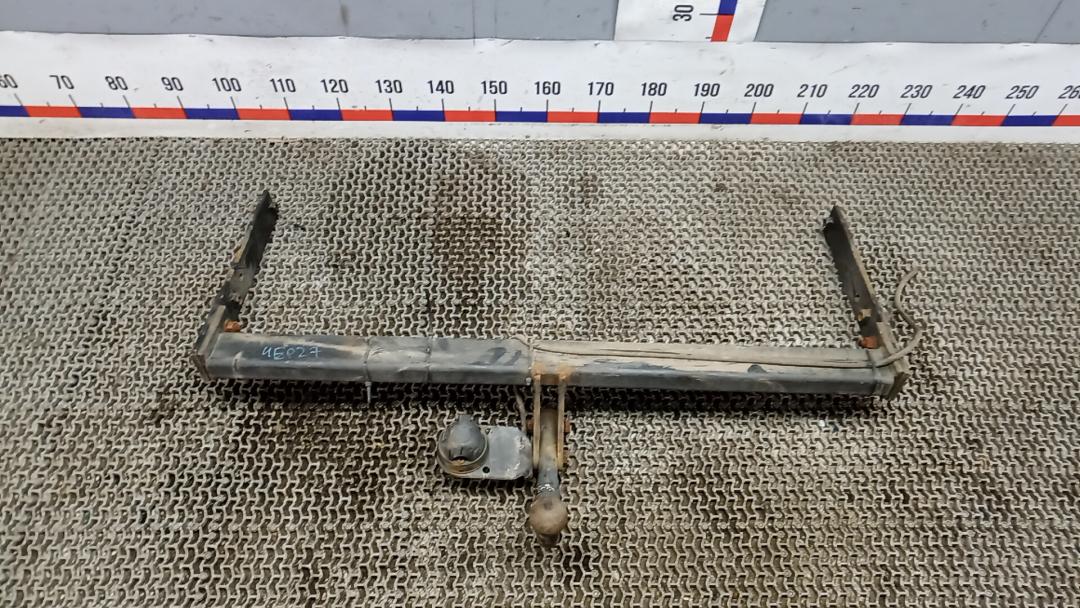 прицепное устройство (фаркоп) Volkswagen Tiguan 1 поколение 2010, 2.0 л., дизель, МКПП, внедорожник 5 дв., 5N0092101 - фото №1