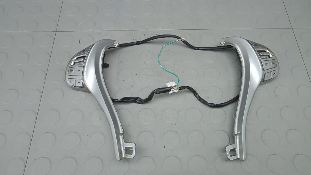 кнопки управления на руле Nissan Qashqai 2 поколение 2014, 1.5 л., дизель, МКПП, внедорожник 5 дв., 255504BC3A - фото №1