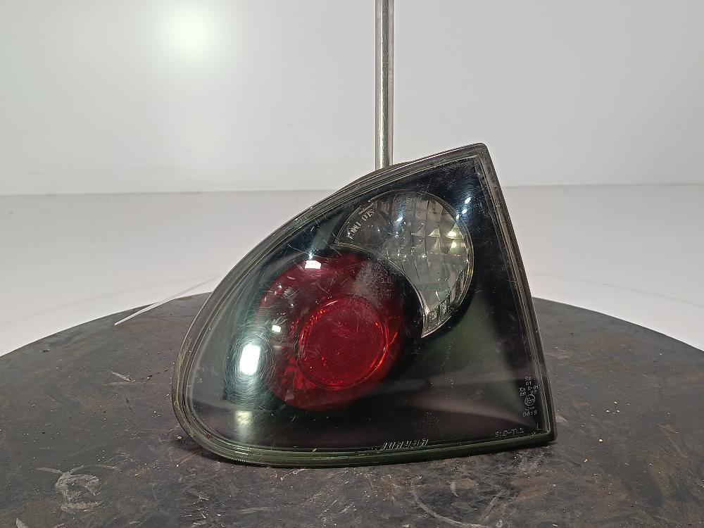 фонарь задний левый SEAT Leon 1 поколение 2001, цвет - фото №1