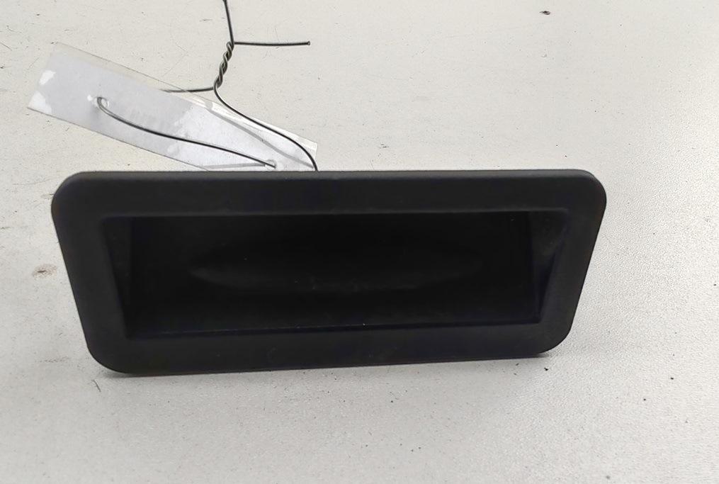 кнопка открытия багажника Ford Focus II 2008, 1.6 л., i, бензин, МКПП, чёрный, хетчбэк 3 дв., 6M5119B514AC