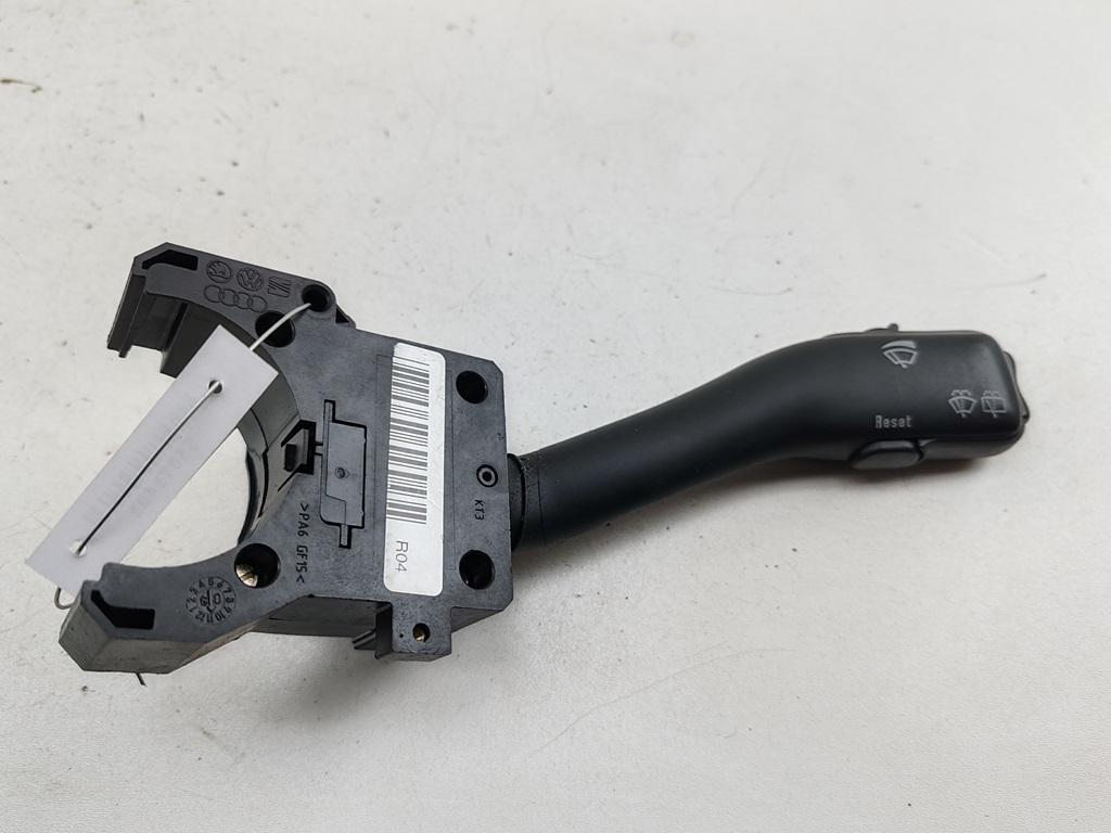 переключатель дворников Volkswagen Passat B5+ (GP) 2004, 1.9 л., дизель, АКПП, чёрный, универсал, 4B0953503H