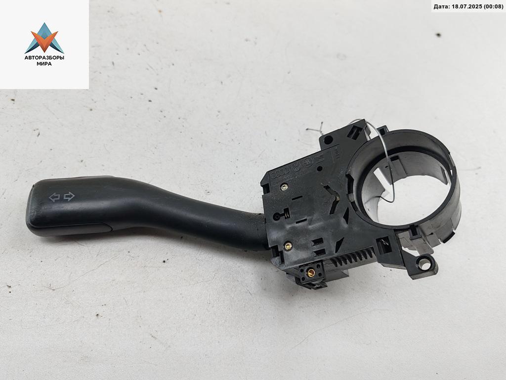 переключатель поворотов Volkswagen Passat B5 1998, 1.8 л., бензин, МКПП, красный, седан, 8L0953513G - фото №1