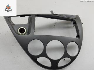 рамка под магнитолу Ford Focus 1 поколение [рестайлинг] 2003, 1.6 л., i, бензин, МКПП, серый, универсал, 98ABA046A04AE