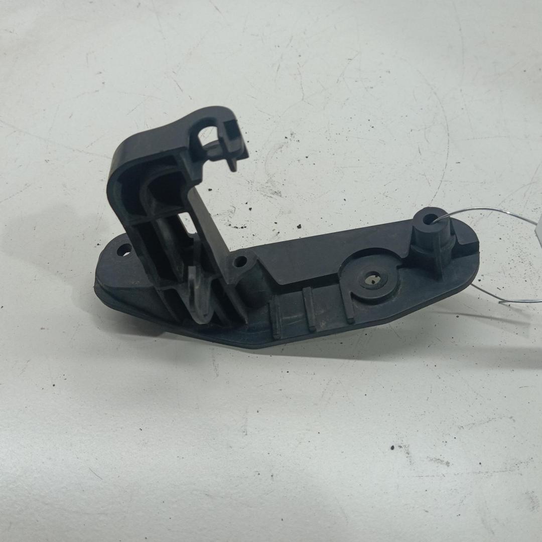 кронштейн (крепление) Ford C-Max 2003, 1.6 л., дизель, МКПП, серый, минивэн, 3M519647AC