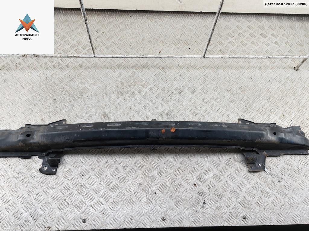 усилитель бампера переднего Volkswagen Golf 4 поколение 2000, 1.6 л., бензин, МКПП, чёрный, хетчбэк 5 дв., 1J0806635A - фото №1