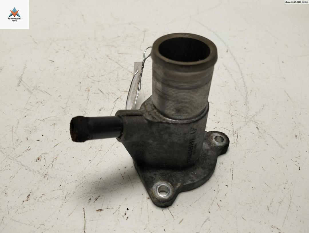 корпус термостата Renault Megane 2 поколение 2004, 2.0 л., бензин, АКПП, синий, кабриолет, 7700869797 - фото №1