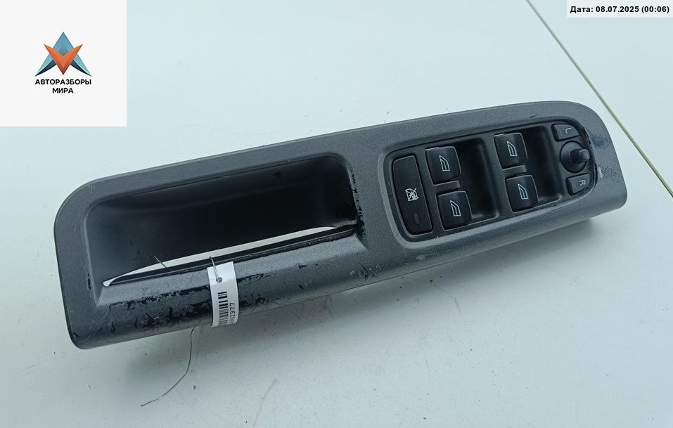 блок управления стеклоподъемниками Volvo S40 2 поколение 2004, 2.4 л., бензин, МКПП, чёрный, универсал, 3065844403451100 - фото №1