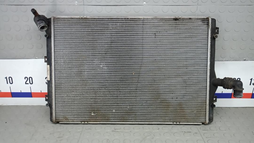 радиатор охлаждения Volkswagen Passat B6 2007, 2.0 л., дизель, МКПП, универсал, 3C0121253BB - фото №1