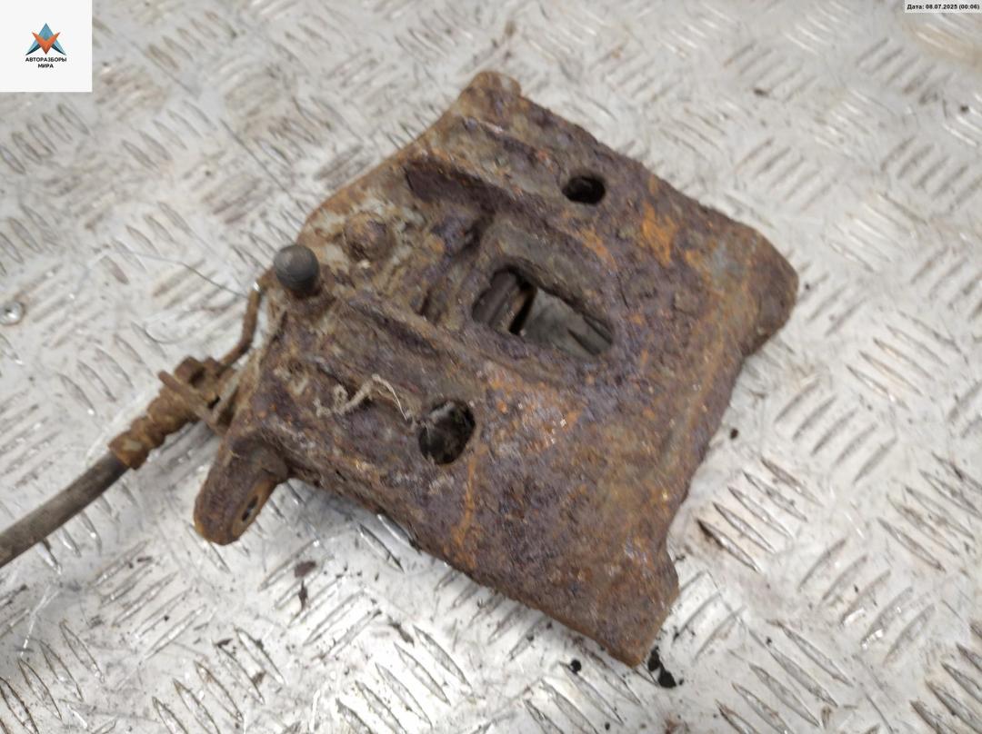 суппорт передний правый Volkswagen Transporter T4 1997, 2.4 л., дизель, МКПП, красный, микроавтобус - фото №1