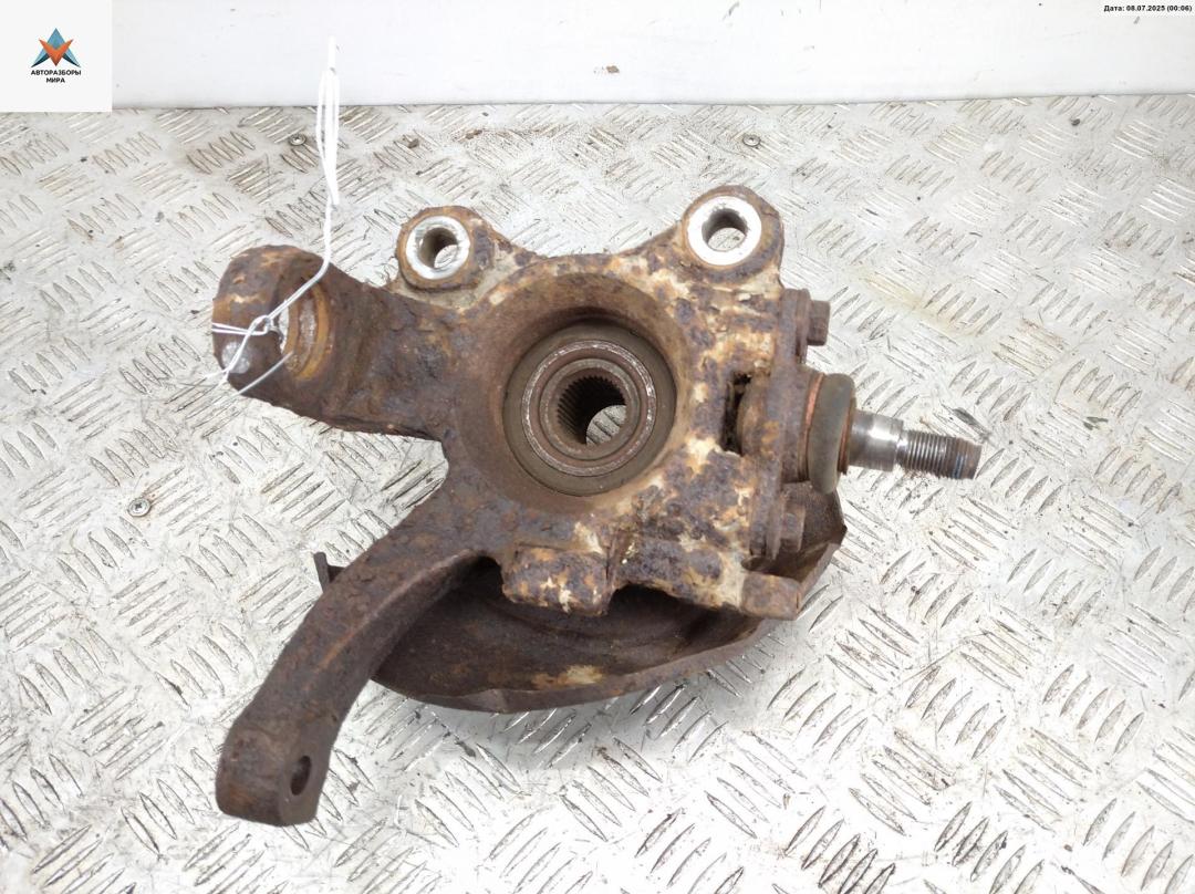 ступица передняя левая Volkswagen Transporter T4 1997, 2.4 л., дизель, МКПП, красный, микроавтобус - фото №1