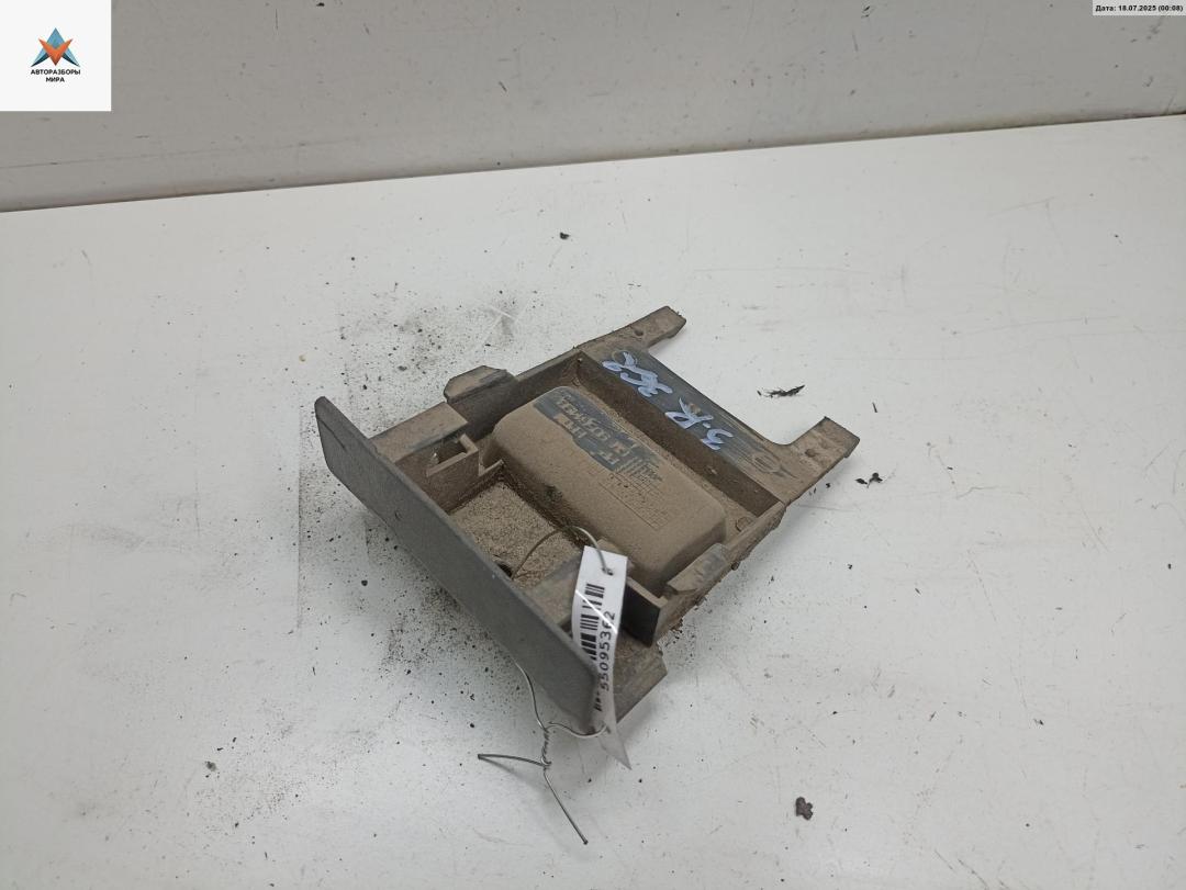 заглушка порога Opel Astra G 2000, 1.6 л., бензин, МКПП, зелёный, универсал, 90561498 - фото №1