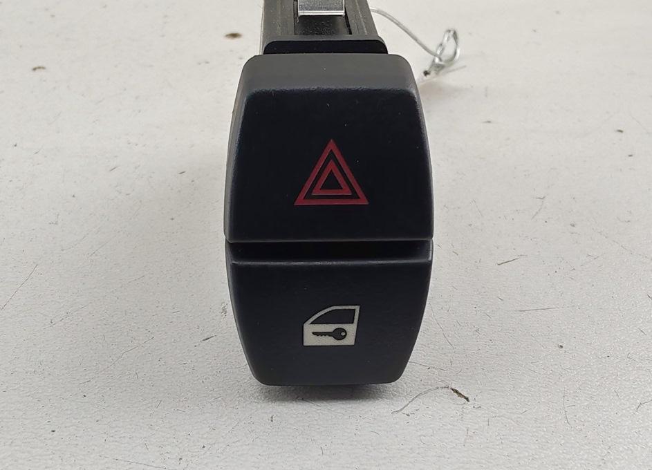 кнопка аварийной сигнализации BMW 5 F10/F11 2012, 3.0 л., дизель, АКПП, чёрный, универсал, 9161896