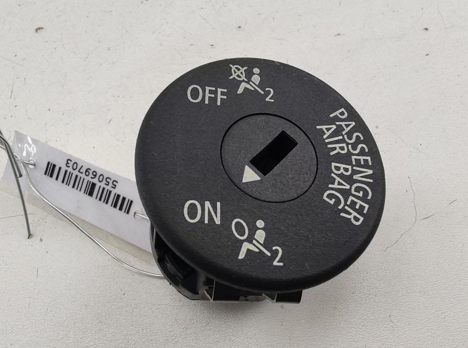 кнопка (выключатель) BMW 5 F10/F11 2012, 3.0 л., дизель, АКПП, чёрный, универсал, 9196886