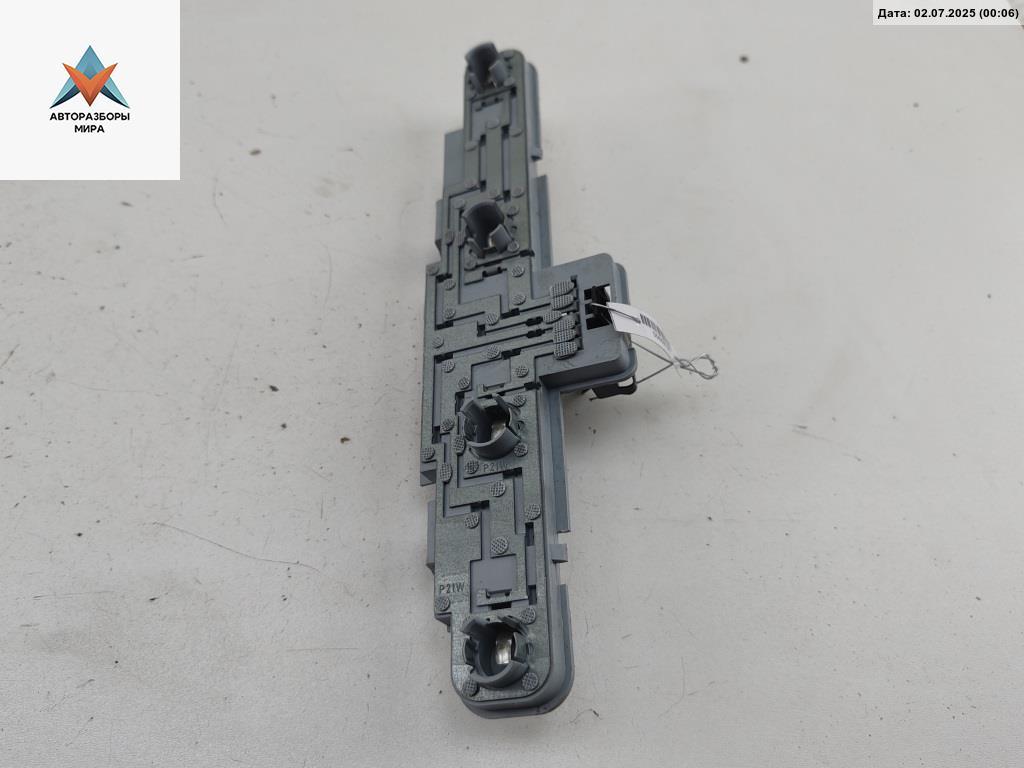 панель заднего левого фонаря Opel Zafira 2 поколение (B) 2007, 1.9 л., дизель, МКПП, серый, минивэн, 3343 - фото №1