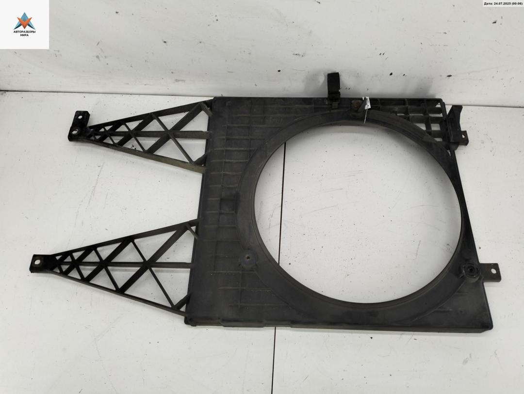 диффузор вентилятора Audi A3 8L 1997, 1.6 л., бензин, МКПП, чёрный, хетчбэк 3 дв., 1J0121207D - фото №1