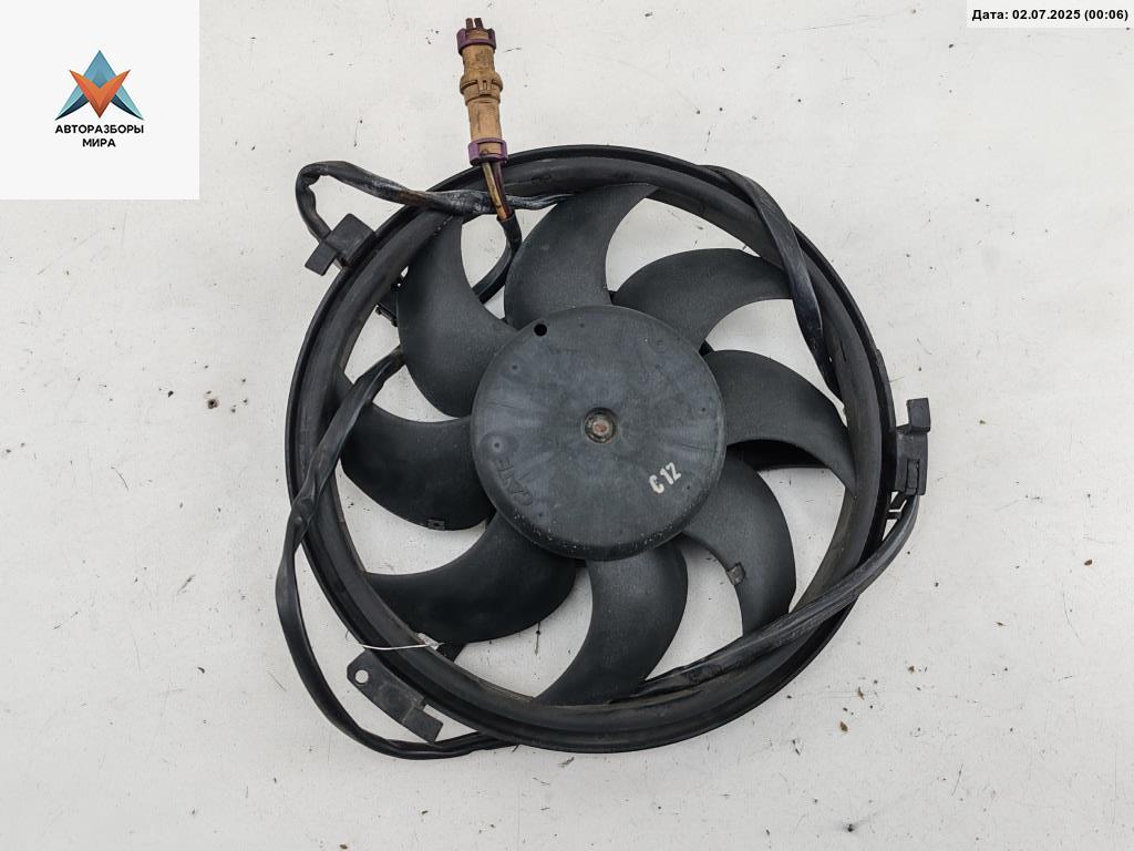 вентилятор радиатора Audi A6 4B/C5 1998, 2.5 л., дизель, АКПП, чёрный, универсал, 4B0959456 - фото №1