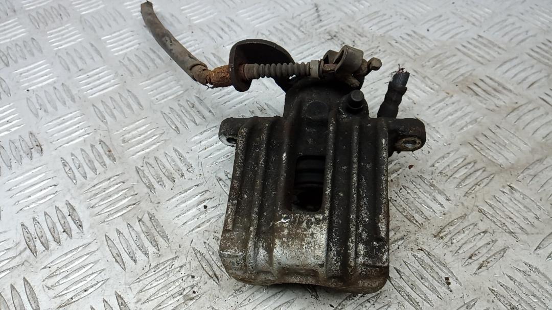 суппорт задний правый Audi A4 B6 2003, 1.9 л., TDi PD, дизель, МКПП, седан - фото №1