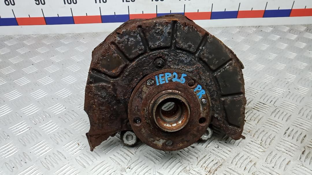 ступица передняя правая Volkswagen Passat B7 2012, 2.0 л., дизель, МКПП, универсал, 3C0407254F, 1K0407621F - фото №1