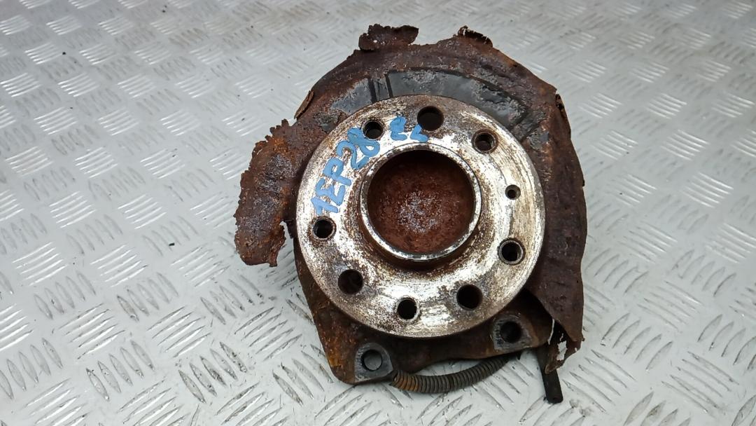 ступица задняя левая Opel Zafira 3 поколение (C) 2011, 1.6 л., бензин, МКПП, минивэн - фото №1