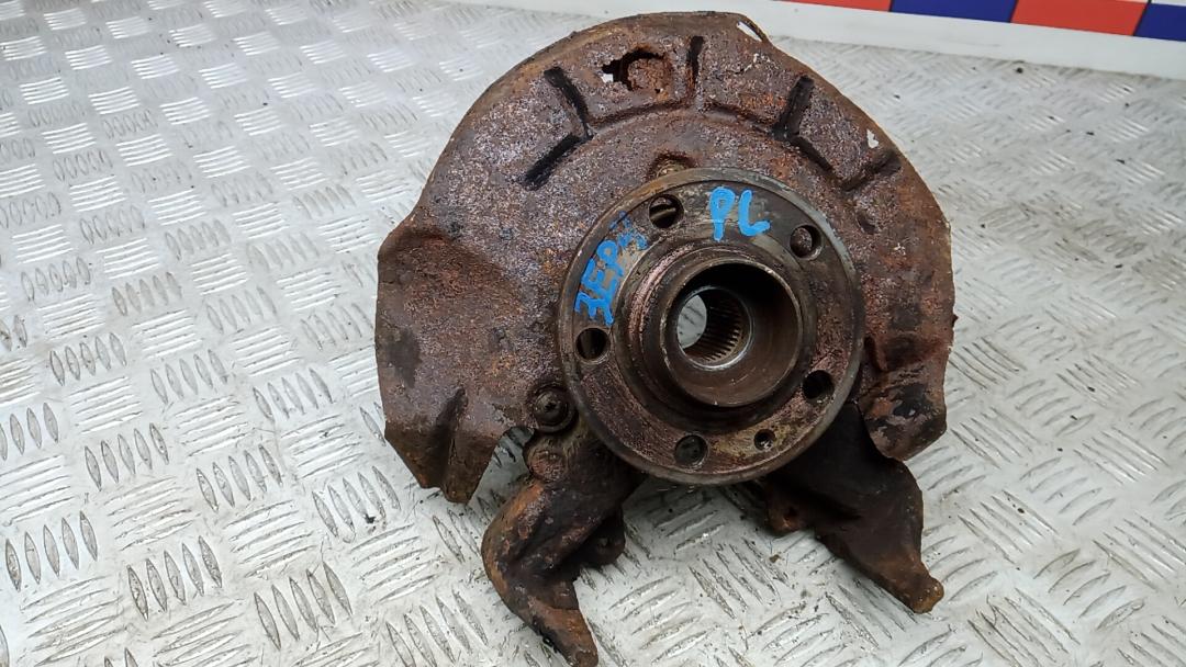 ступица передняя левая Volkswagen Polo 5 поколение 2010, 1.6 л., дизель, МКПП, хетчбэк 5 дв., 6Q0407255AC, 6C0407621 - фото №1