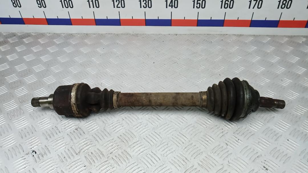 полуось передняя левая (приводной вал, ШРУС) Peugeot 3008 1 поколение 2010, 1.6 л., дизель, МКПП, хетчбэк 5 дв. - фото №1