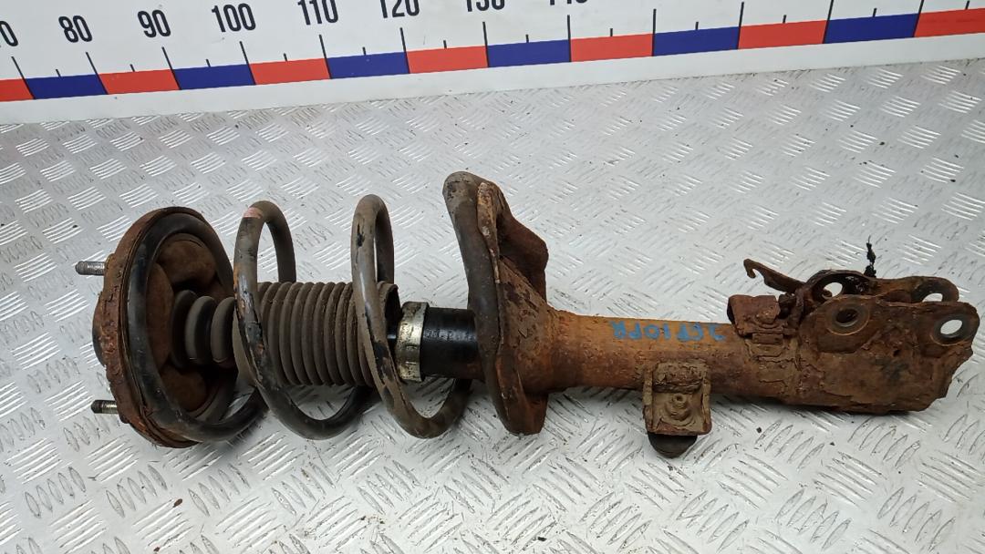 Стойка Mitsubishi ASX 1 поколение 2010, 1.8 л., дизель, МКПП, внедорожник 5 дв., 4040A166, MN101372, 4060A326 - фото №1