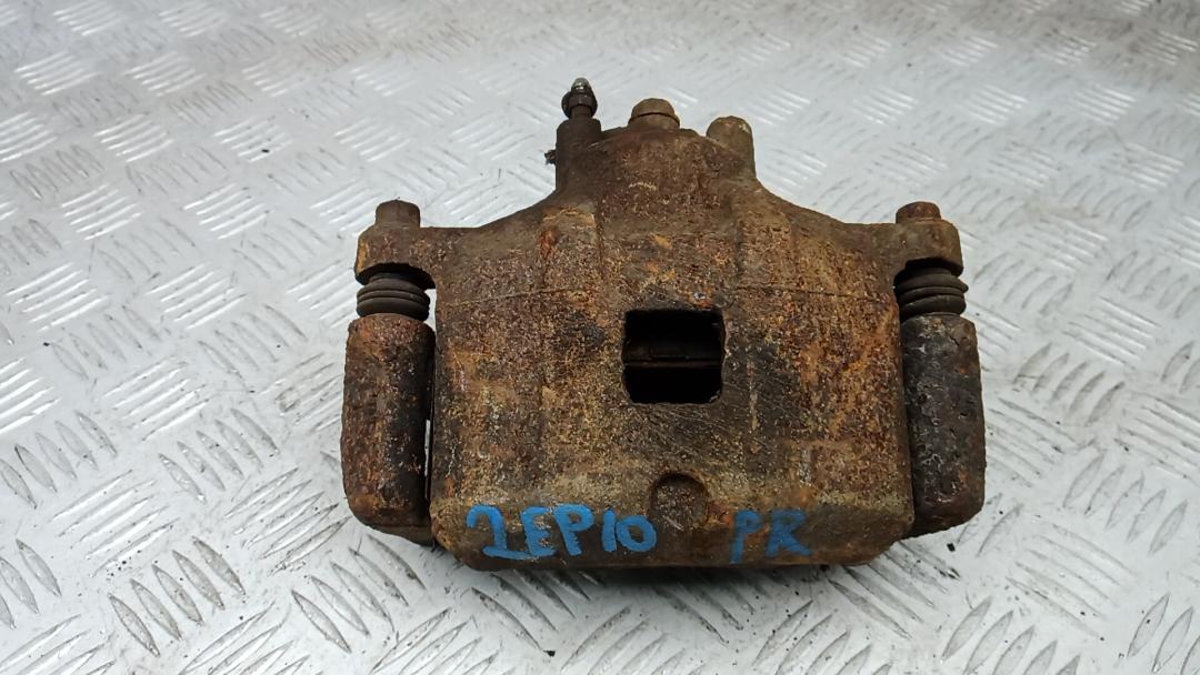 суппорт передний правый Mitsubishi ASX 1 поколение 2010, 1.8 л., дизель, МКПП, внедорожник 5 дв., 4605A862 - фото №1