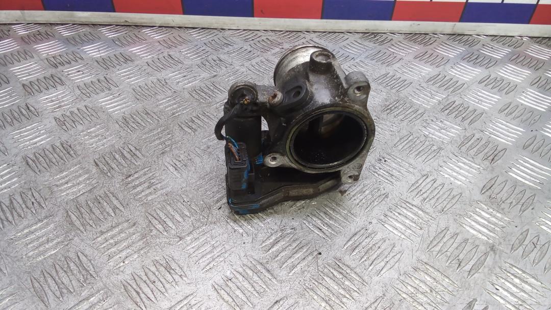 заслонка дроссельная Land Rover Freelander 2 поколение 2006, 2.2 л., D TD4, дизель, МКПП, внедорожник 5 дв., LR012598 - фото №1