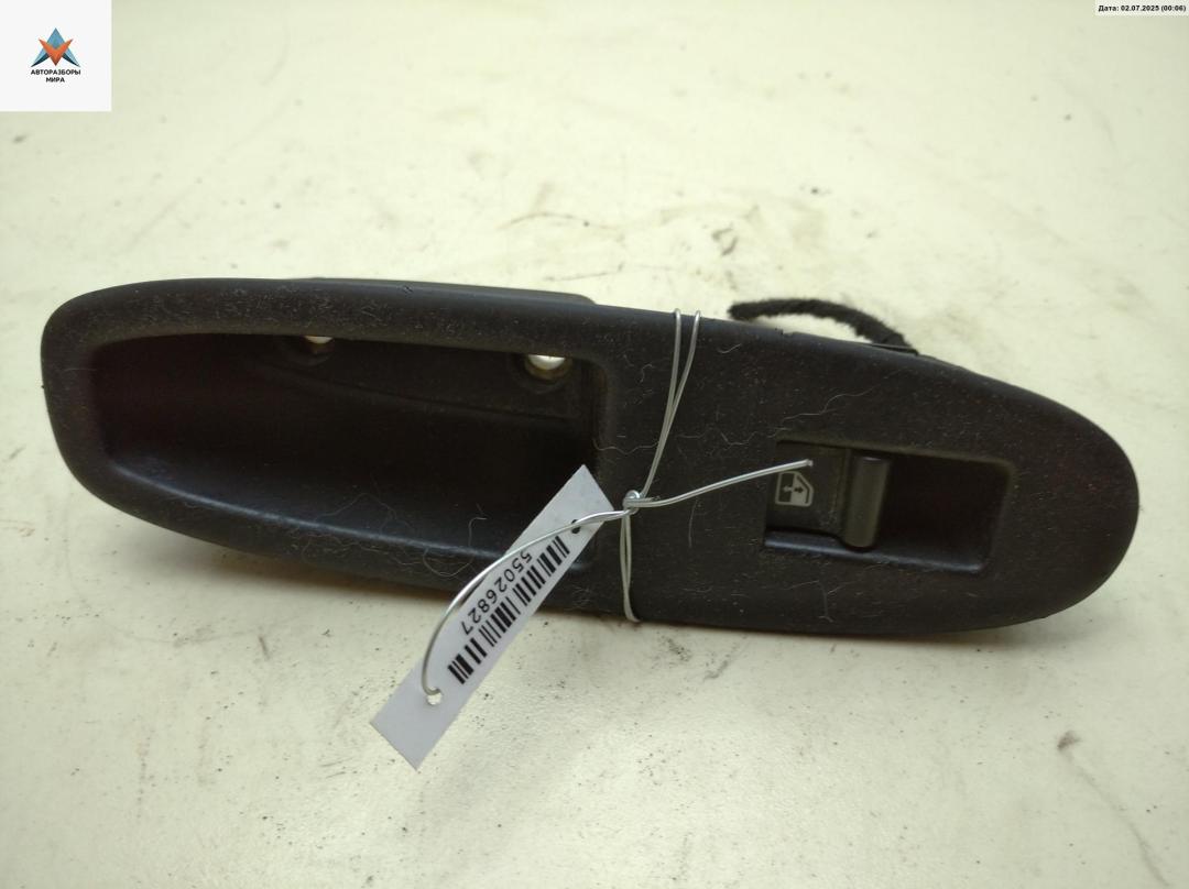 кнопка стеклоподъемника заднего правого Alfa Romeo 159 1 поколение 2006, 2.4 л., дизель, АКПП, серый, универсал, 156055038 - фото №1