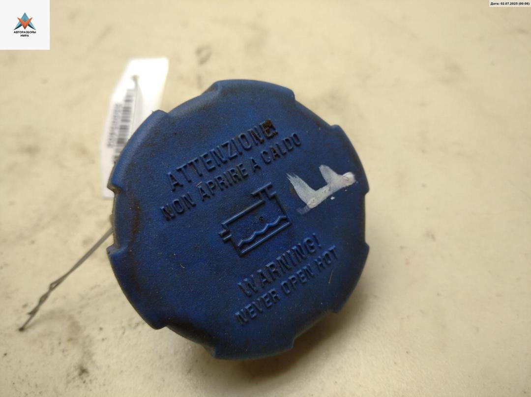 пробка расширительного бачка Alfa Romeo 159 1 поколение 2006, 2.4 л., дизель, АКПП, серый, универсал - фото №1