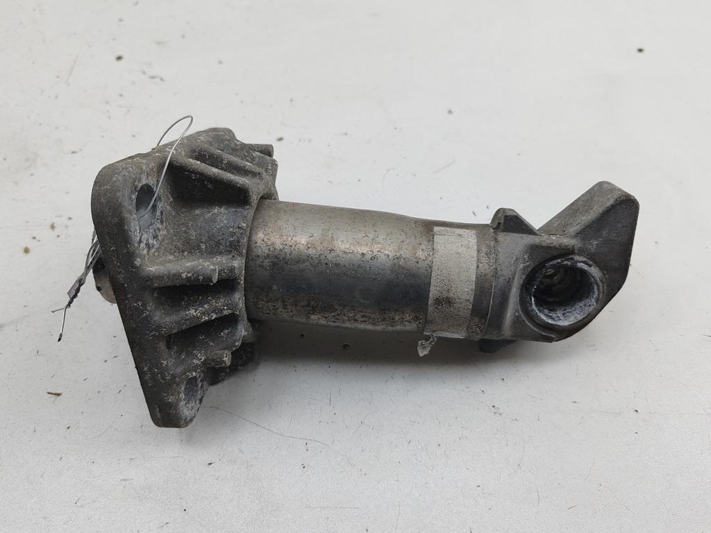 кронштейн переднего бампера Audi A4 B6 2001, 2.0 л., бензин, МКПП, серый, седан, 8E0807133B