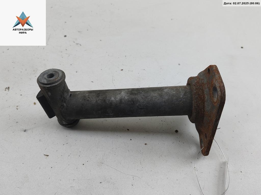 кронштейн переднего бампера Audi A6 4B/C5 1998, 2.5 л., дизель, МКПП, серый, седан, 4B0807134B - фото №1