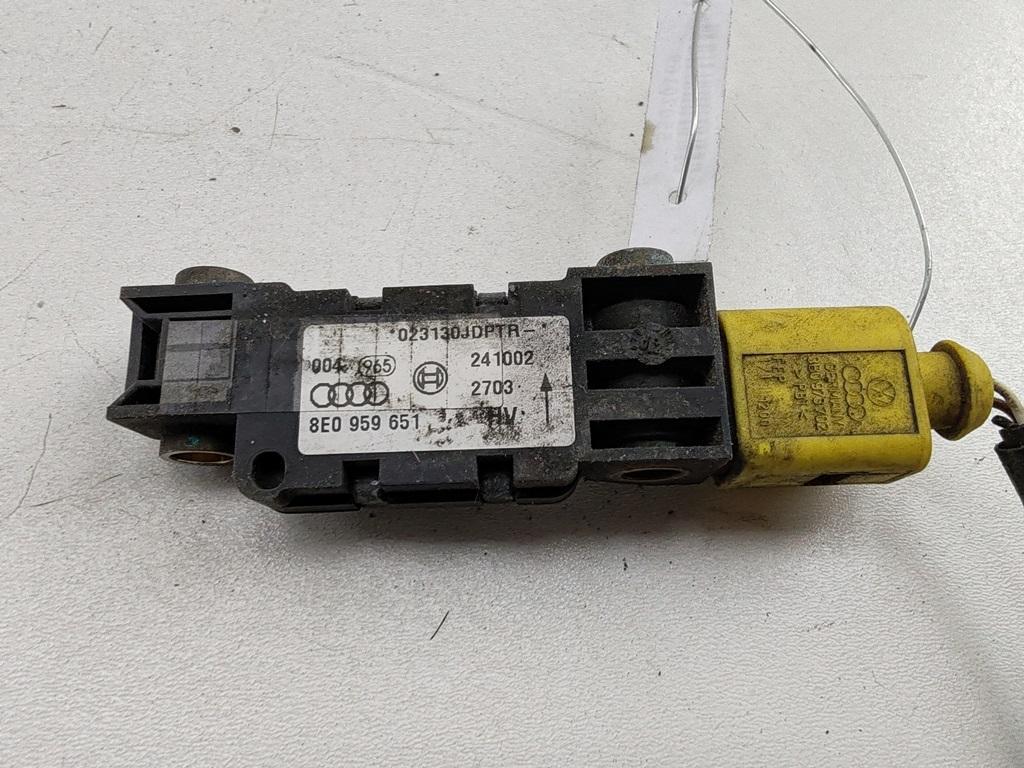 датчик AirBag Audi A4 B6 2002, 2.0 л., бензин, МКПП, синий, универсал, 8E0959651