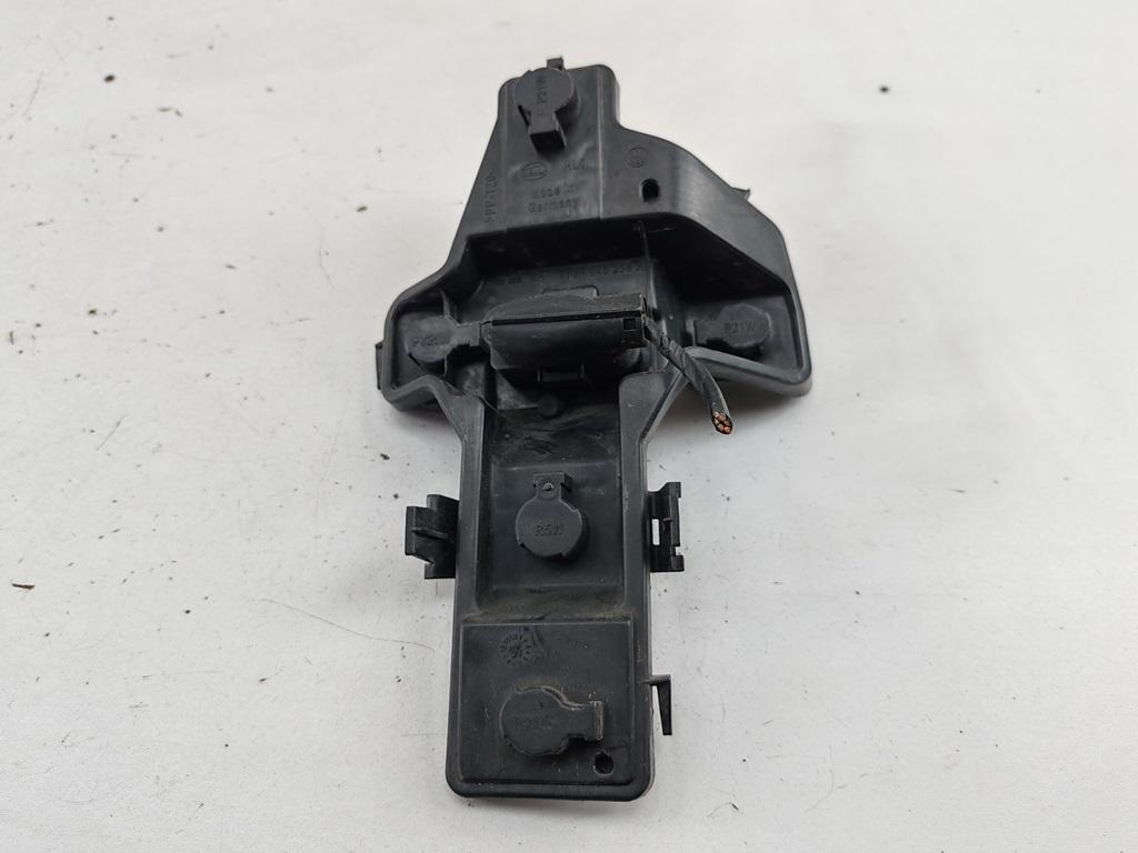 панель заднего левого фонаря Volkswagen Touran 2004, 1.6 л., бензин, АКПП, зелёный, минивэн, 1T0945258A