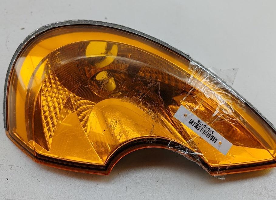Поворотник (указатель поворота) правый Renault Modus 2005, 1.2 л., бензин, МКПП, синий, хетчбэк 5 дв., 22816498B