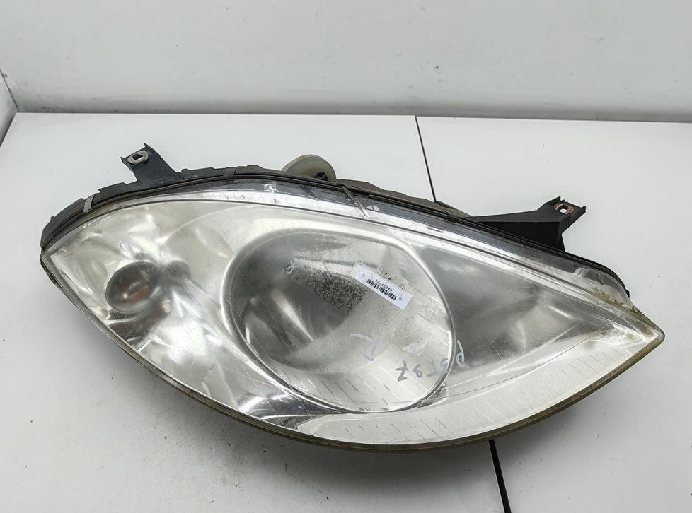 фара правая Mercedes-Benz A-Класс W169 2004, 1.7 л., бензин, МКПП, серый, хетчбэк 5 дв., 1698200261 - фото №1