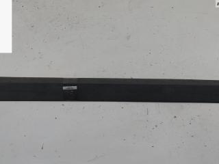 молдинг двери передней правой Volkswagen Passat B3 1997, 357853516