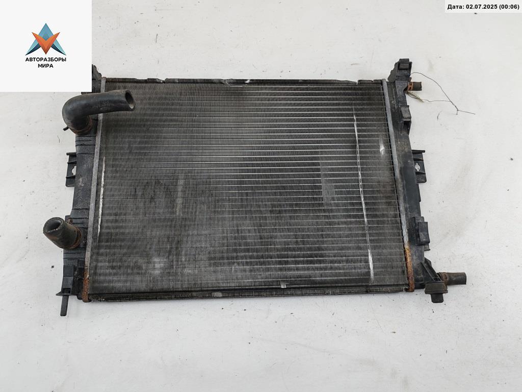 радиатор охлаждения Renault Megane 2 поколение 2004, 1.4 л., бензин, МКПП, серый, хетчбэк 5 дв., 872206D - фото №1
