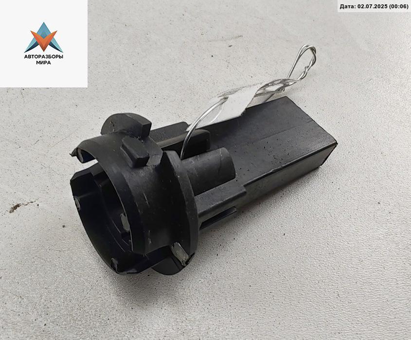 Патрон лампы фонаря BMW 3 серия E36 1991, 1.8 л., бензин, АКПП, белый, седан, 195024-1 - фото №1