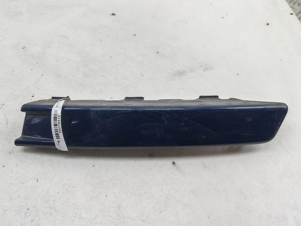 молдинг переднего бампера Volkswagen Passat B6 2007, 2.0 л., дизель, МКПП, синий, универсал, 3C0807645A