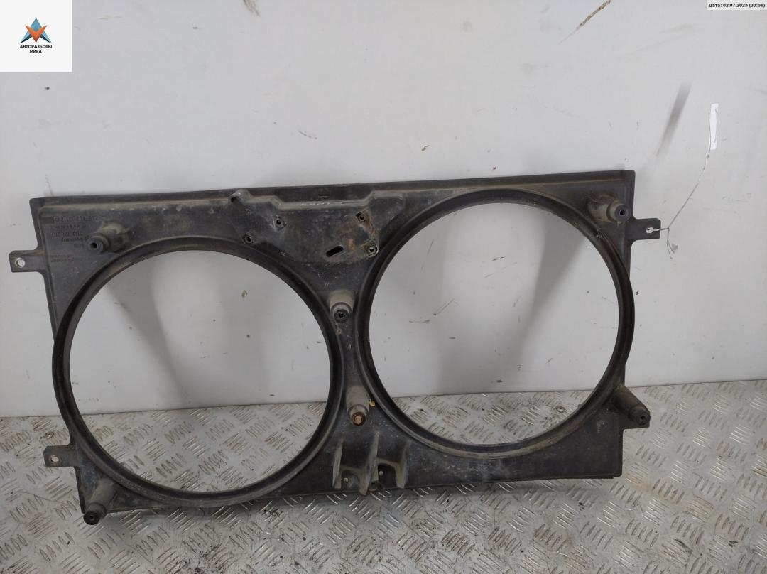 диффузор вентилятора Volkswagen Transporter T4 1996, 2.4 л., дизель, МКПП, белый, микроавтобус, 7D0121207 - фото №1