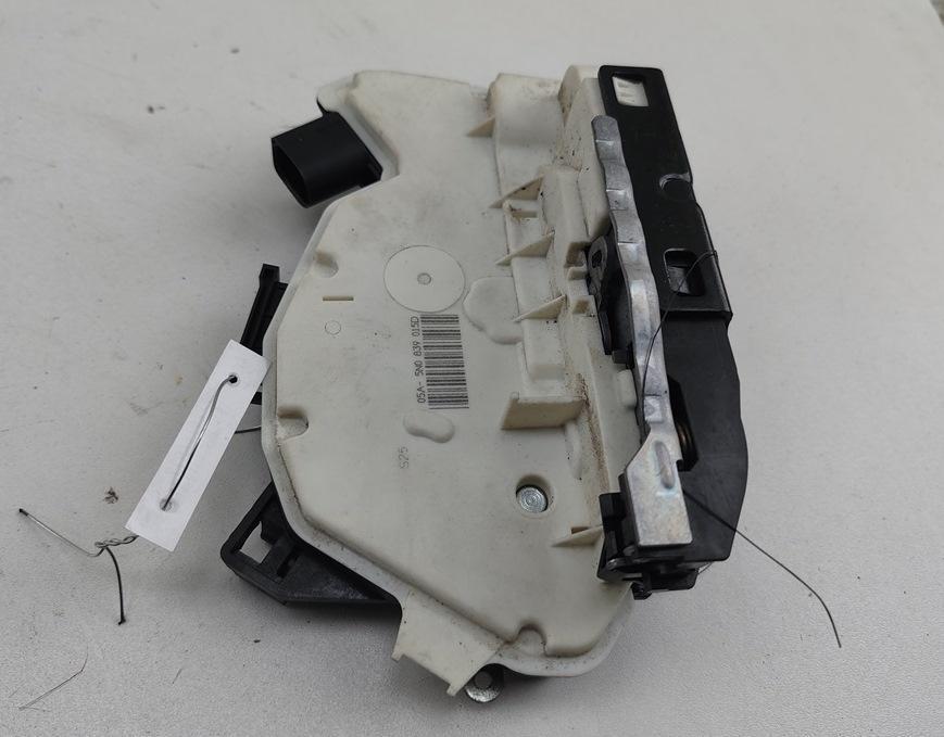 замок двери задней левой Skoda Fabia mk2 (5J) 2010, 1.2 л., бензин, МКПП, синий, универсал, 05A5N0839015D