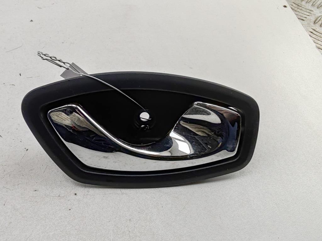 ручка внутренняя задняя правая Renault Captur 2016, 1.2 л., бензин, АКПП, серый, внедорожник 5 дв., 806700005R