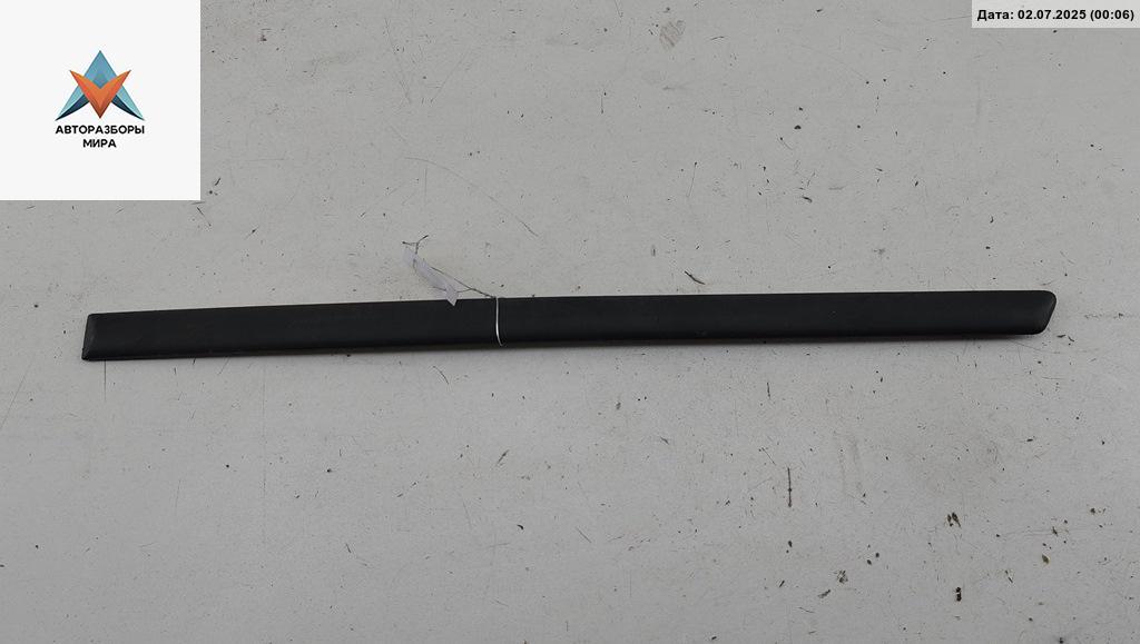 молдинг двери задней левой Volkswagen Golf 4 поколение 2000, 1.9 л., дизель, МКПП, серый, хетчбэк 5 дв. - фото №1