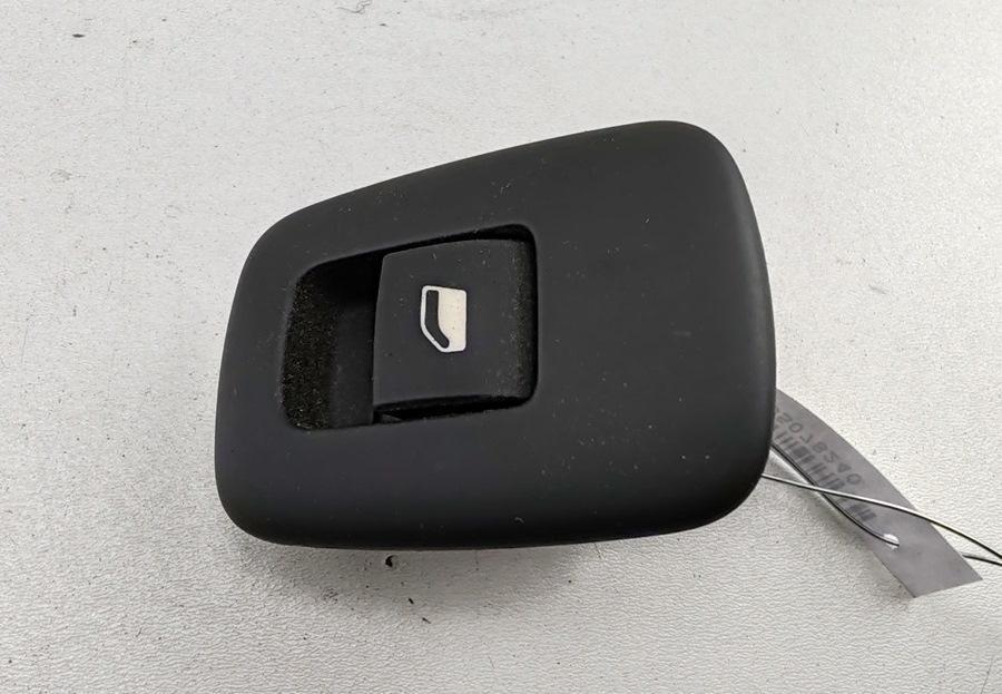 кнопка стеклоподъемника заднего левого Citroen C5 X7 ) 2013, 1.6 л., дизель, МКПП, серый, универсал, 96623726