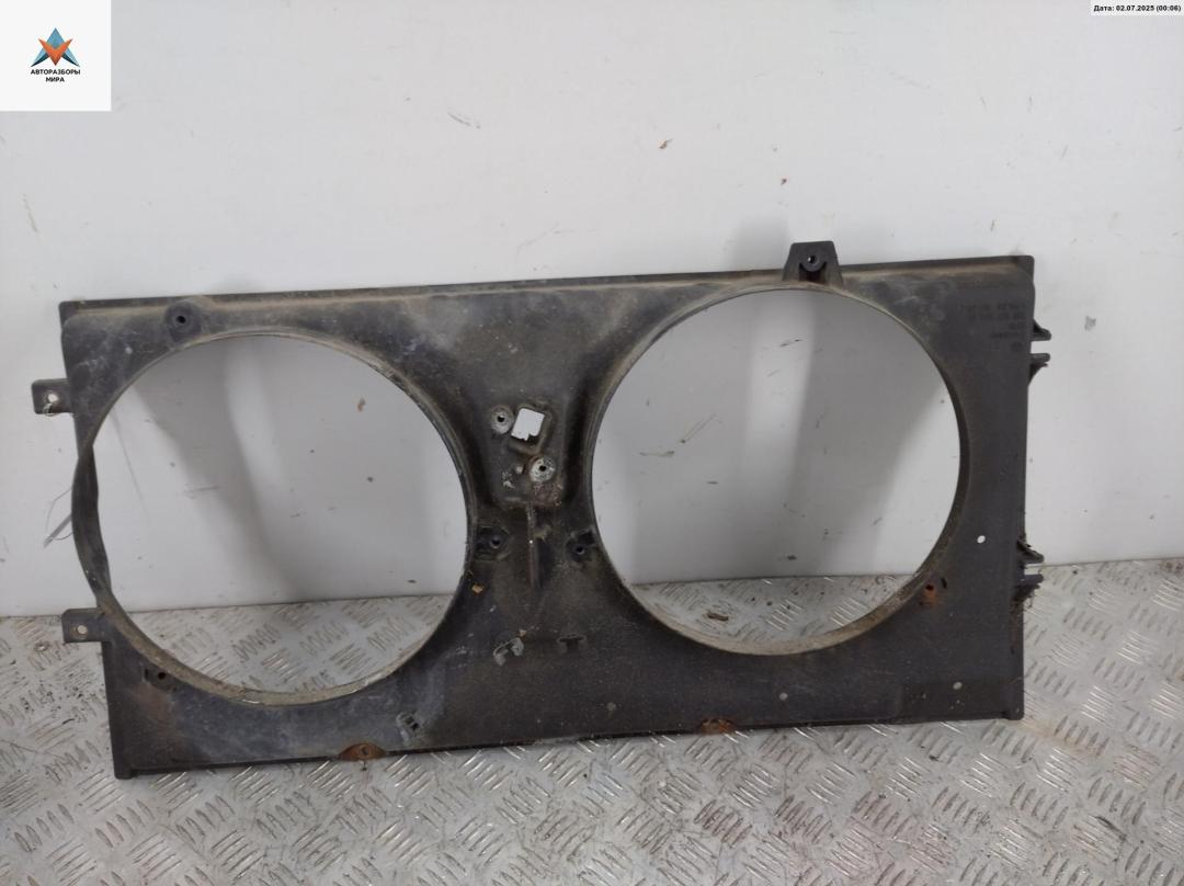 диффузор вентилятора Volkswagen Transporter T4 1997, 2.4 л., дизель, МКПП, красный, микроавтобус, 701121207B - фото №1