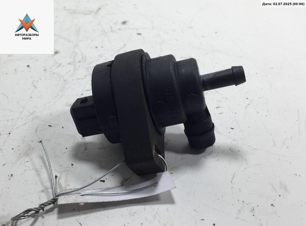 клапан вентиляции топливного бака BMW 5 серия E39 1998, 2.8 л., бензин, АКПП, зелёный, седан, 1748875 - фото №1