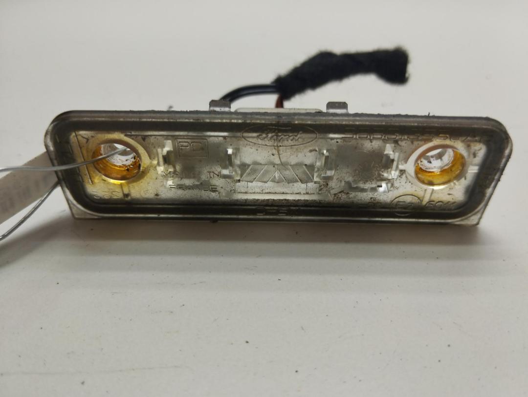 подсветка номера Ford Mondeo II 1997, 1.8 л., бензин, АКПП, синий, хетчбэк 5 дв., 96BG13550AB