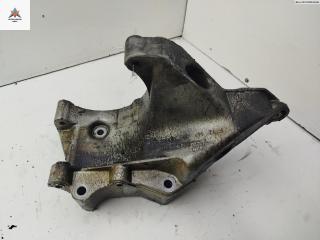 кронштейн компрессора кондиционера Opel Omega B [рестайлинг] 1999, 2.5 л., бензин, АКПП, синий, седан, 90531707